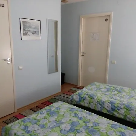 Vandrarhem Anette House *